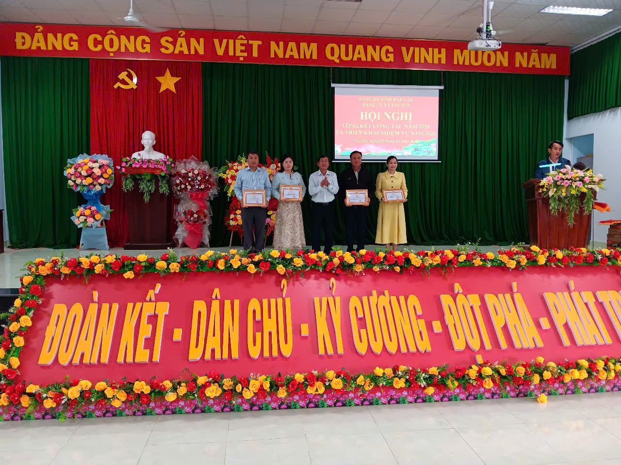 z7412380414058_f5b779f1ac170ae4a5e38bf26efb8bec